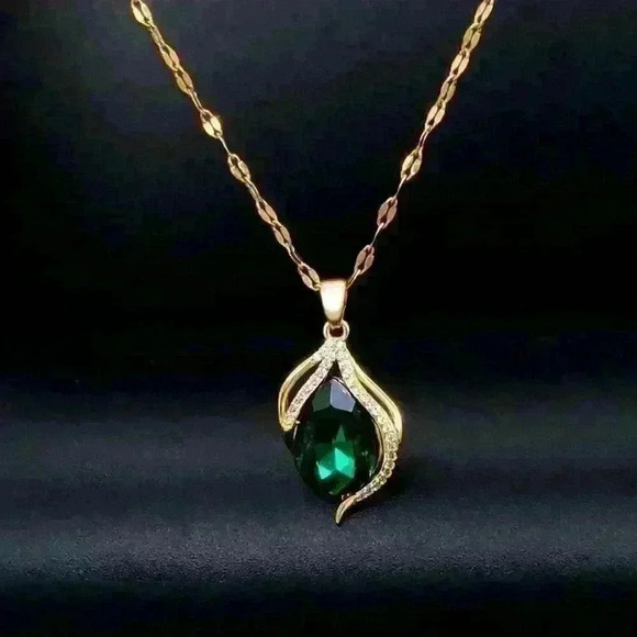 Emerald Teardrop Pendant 18K Gold Filled Necklace: Luxurious Jewelry - Picture 3 of 4
